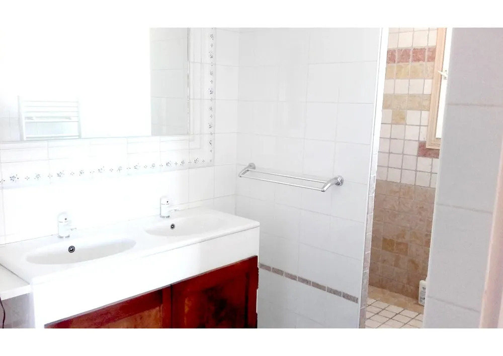 House With 4 Bedrooms in Villedieu, With Wonderful Mountain View, Priv