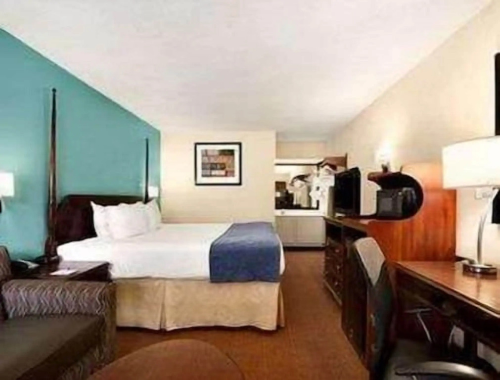 Baymont Inn and Suites - Florence