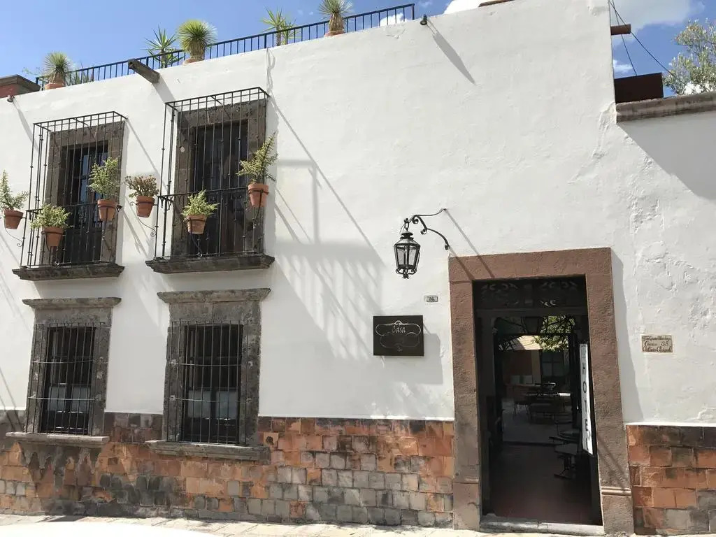 Los Agaves Hotel
