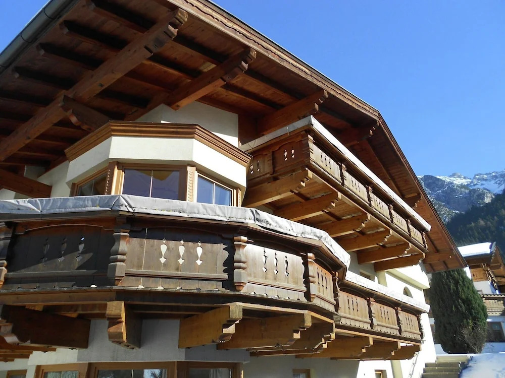 Contemporary Apartment in Kampl near Ski Area