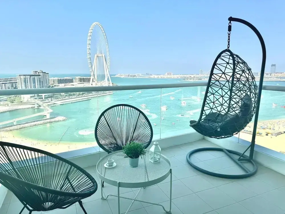 HAPPY SEASON I Al Bateen Residences