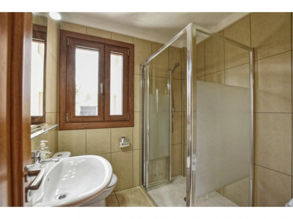 Stunning country house with pool and panoramic views for 10 people