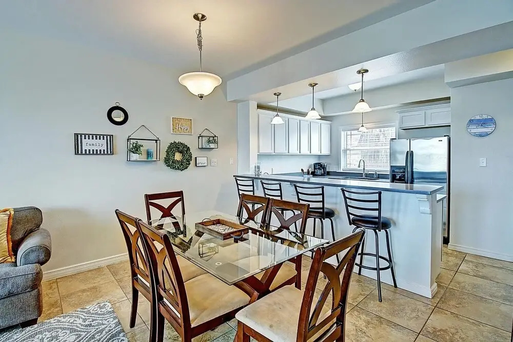 Anchor's Away 2 Bedroom Condo by Redawning
