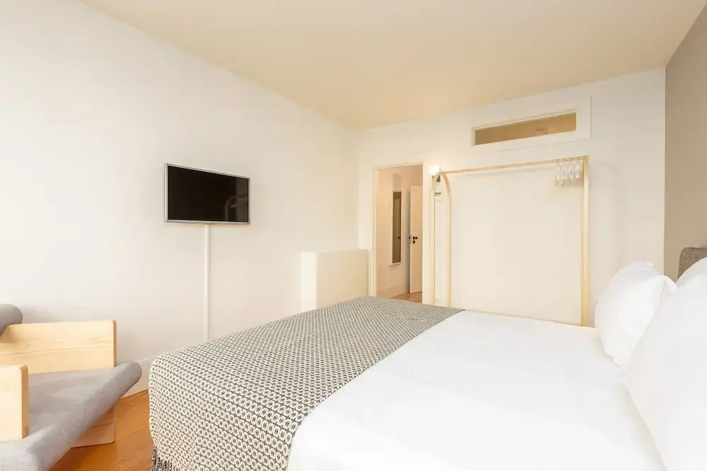 Apartment in Porto with balcony
