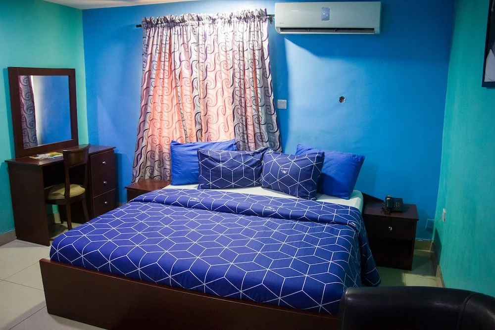 November 5 Hotel Lagos