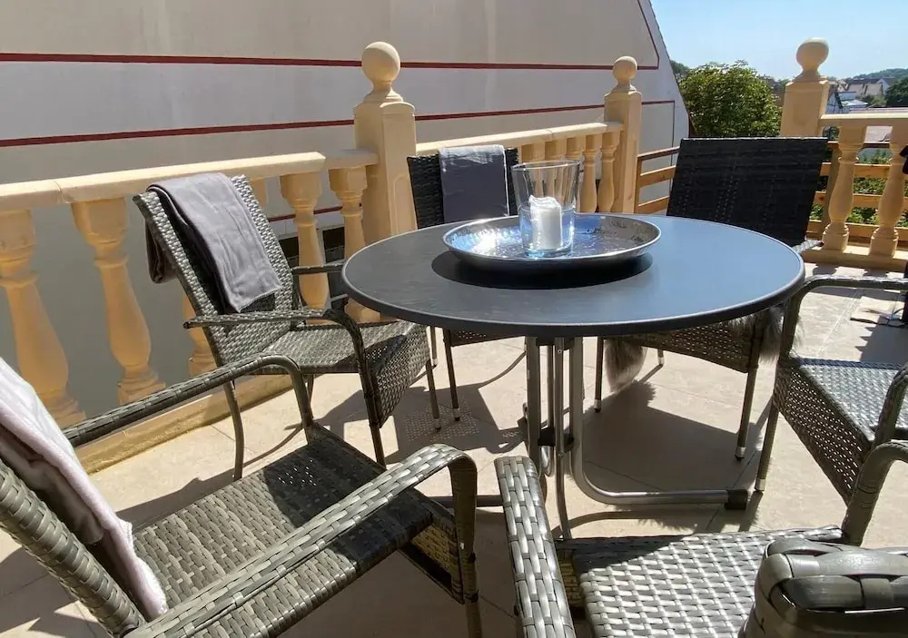 3 Bed Cottage - Sleeps 6 - Parking - Wifi