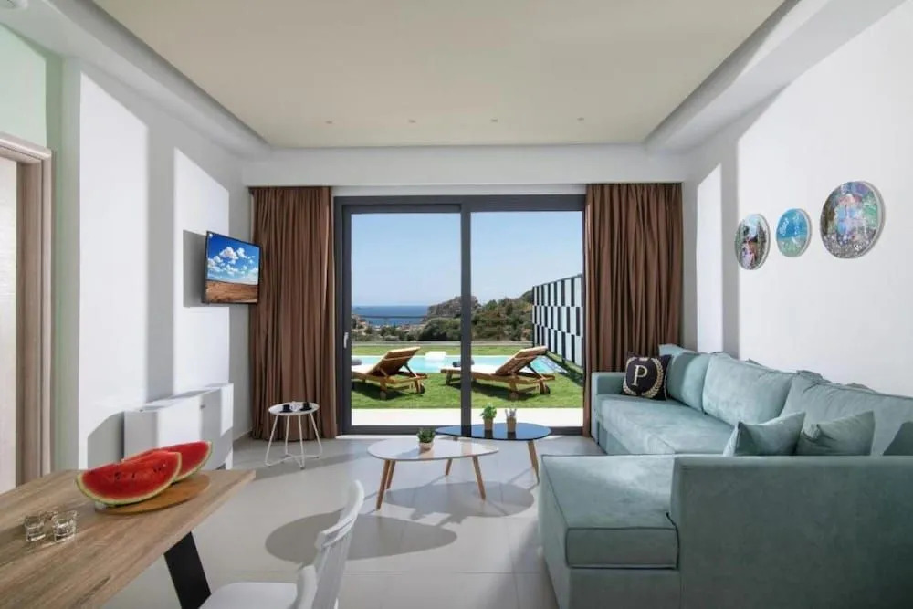 Deluxe Villa Manolis