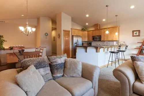 River Scene-River Vw-AC-3BR/3BA
