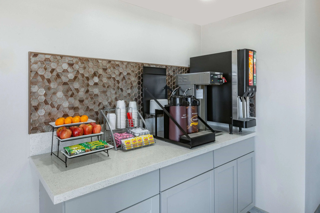 Super 8 by Wyndham Charlottesville