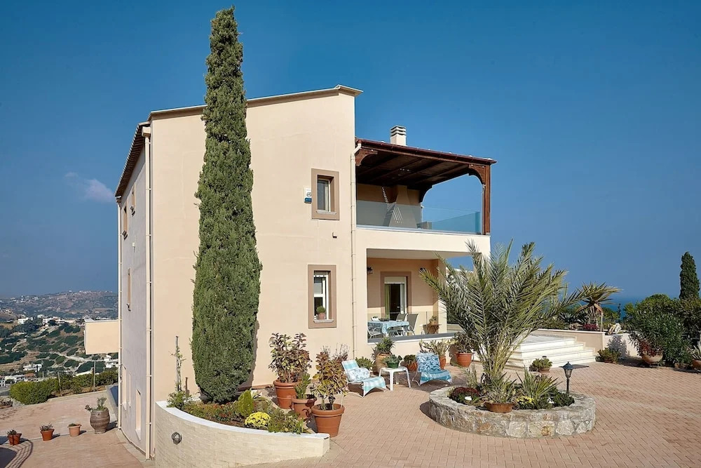 Sunny Dreams Villa With Pool Near Heraklion