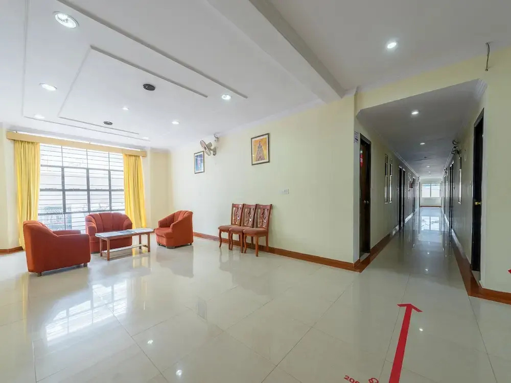 OYO 649 Hotel Ajantha Trinity Inn
