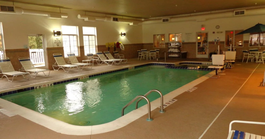 Holiday Inn Express & Suites New Buffalo, MI by IHG