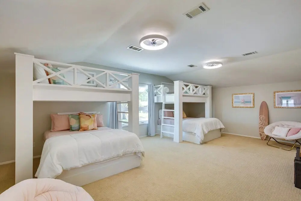 Cedar Creek Lake Views: Gorgeous Mabank House!