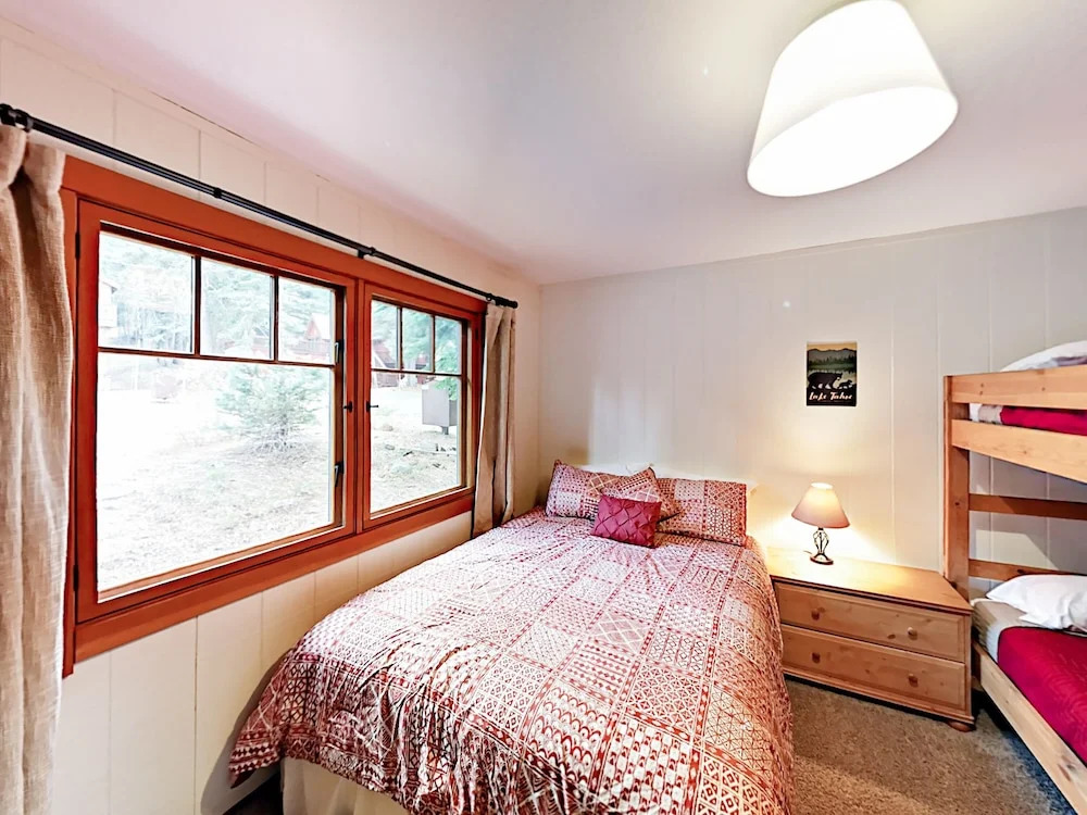 Herringbone Cabin 3 Bedrooms 2 Bathrooms Cabin