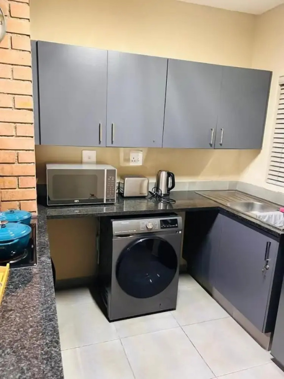 Cosy two Bedroom Apartment for Short and Long Stays Rental
