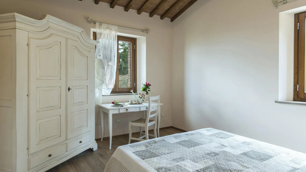 La Vecchia Fonte 15, Emma Villas