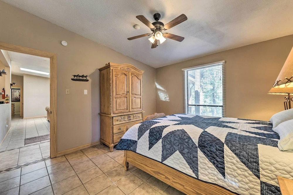 All-season Alto Getaway w/ Fire Pit & Deck!