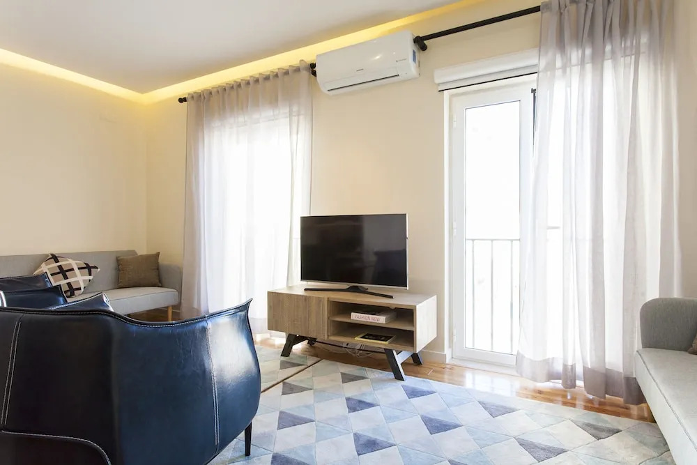 GuestReady - Stylish apt w/ balcony in Graca