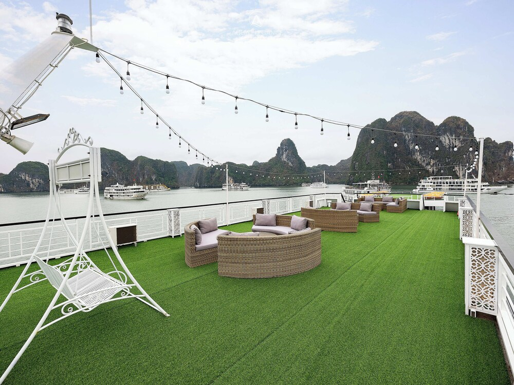 Aqua Elegance Cruise