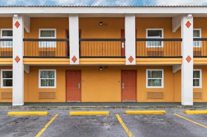 OYO Hotel Columbia SC I-20/I-26