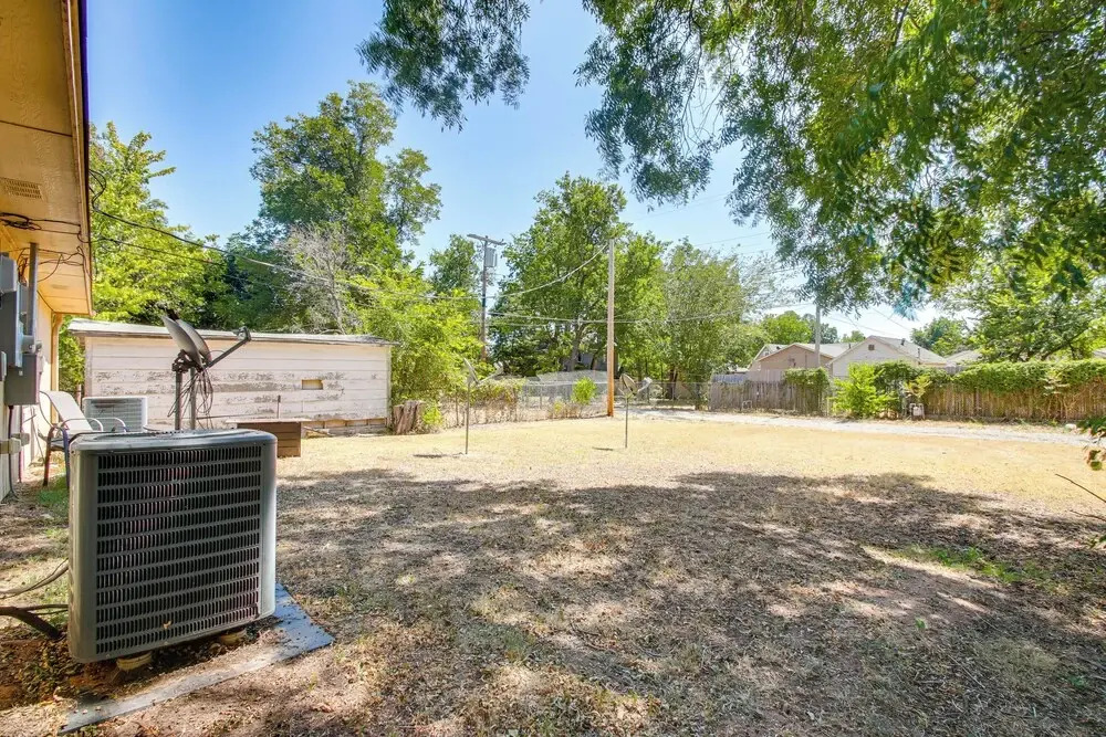 Ideally Located Lawton Retreat: 4 Mi to Fort Sill