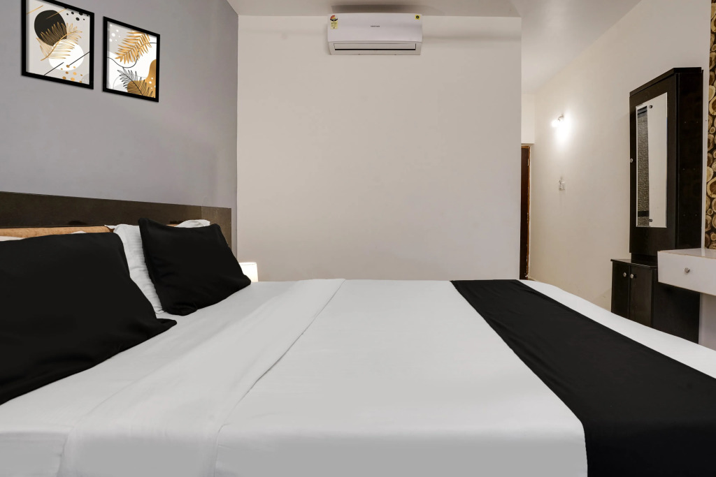 Hotel O Morjim Beach Road