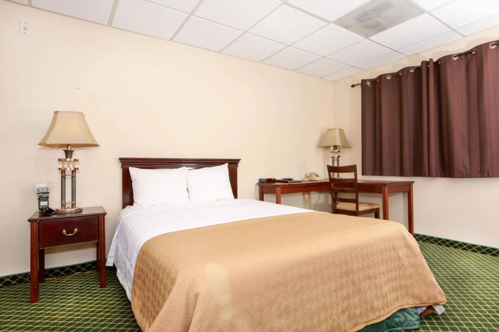 Village Inn & Suites Marysville