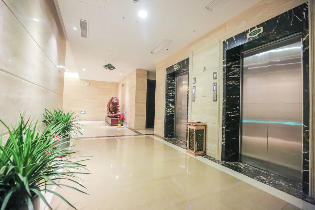 New Knight Royal Hotel Airport and International Resort