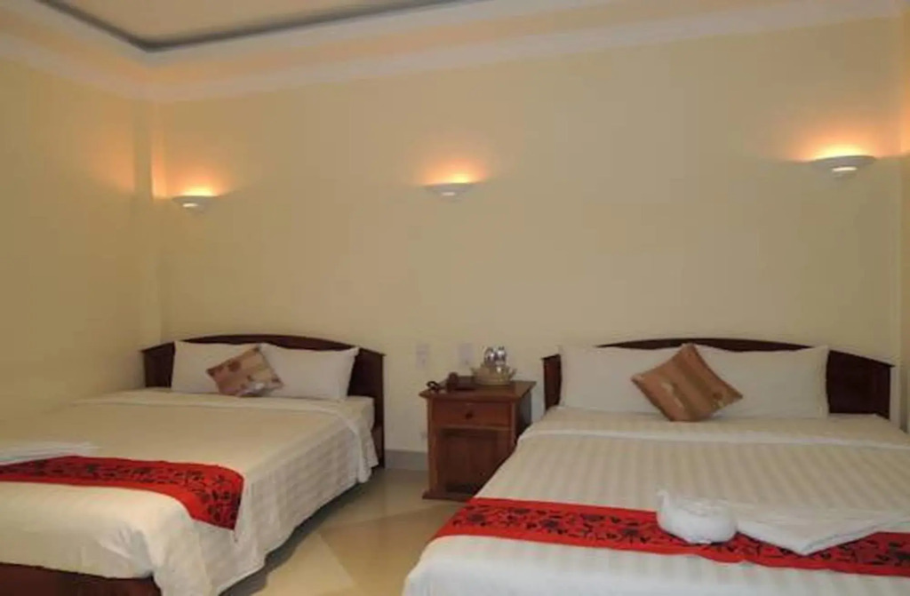Lux Star Town Hotel