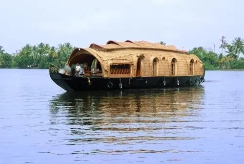 Dona House Boats at Alappuzha (Alleppey Backwaters)