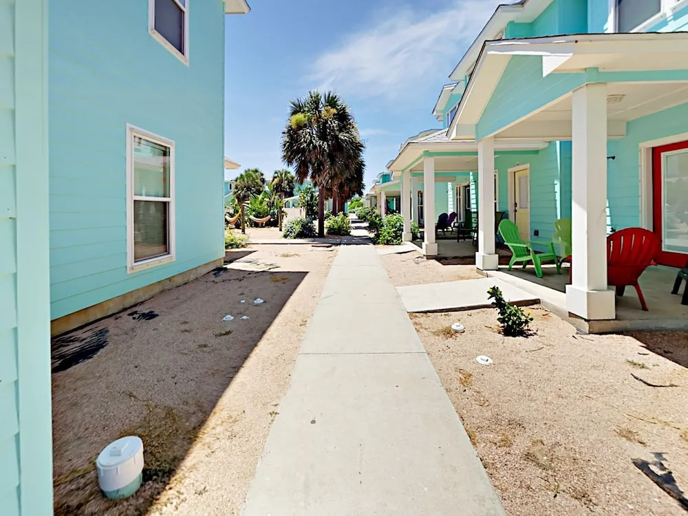 The Commons #404 - Three Bedroom Townhome