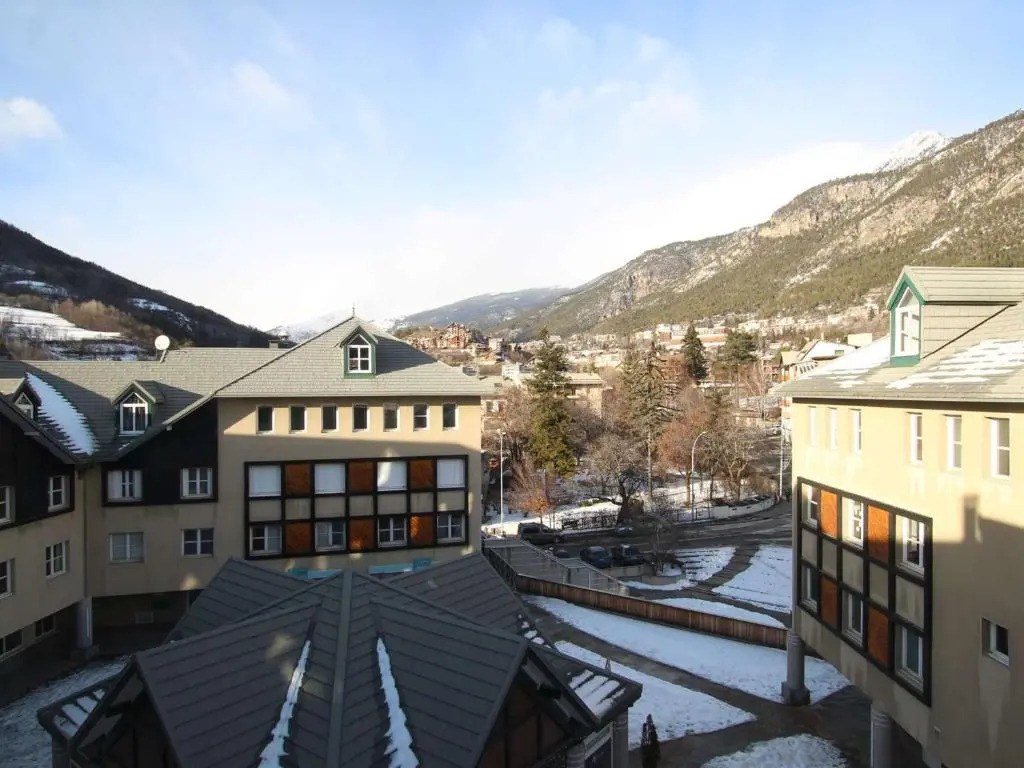 Appartement cosy avec balcon, parking privé et à 400m des télécabines - Centre-ville Briançon - FR-1-330C-19