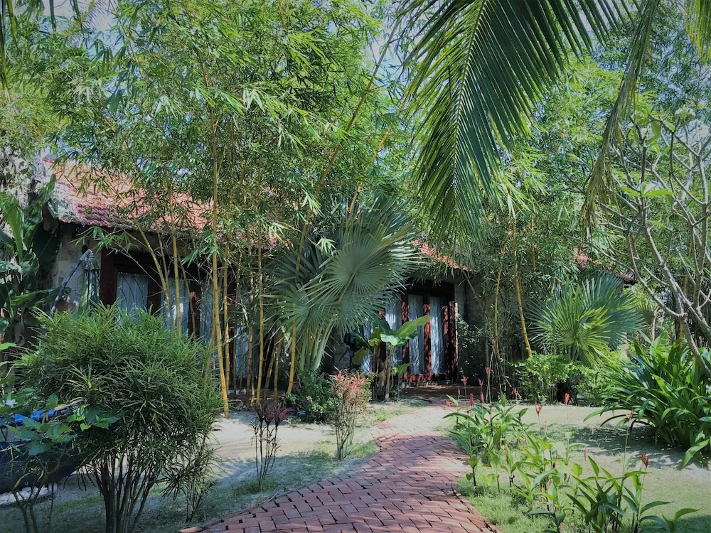 Pao Homes - An Bang Beach Stone Villa