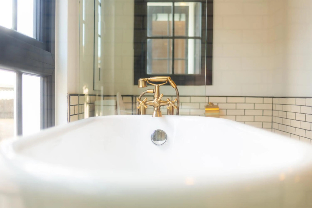 MORA Boutique Hotel