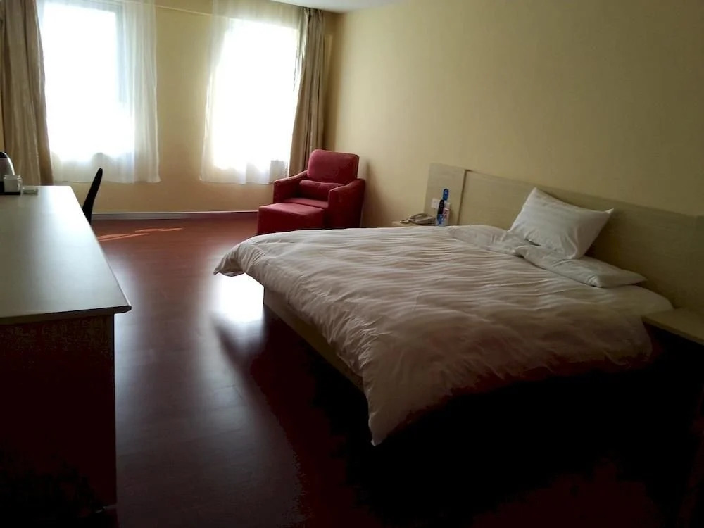 Hanting Hotel (Dujiangyan Xuanhuamen)