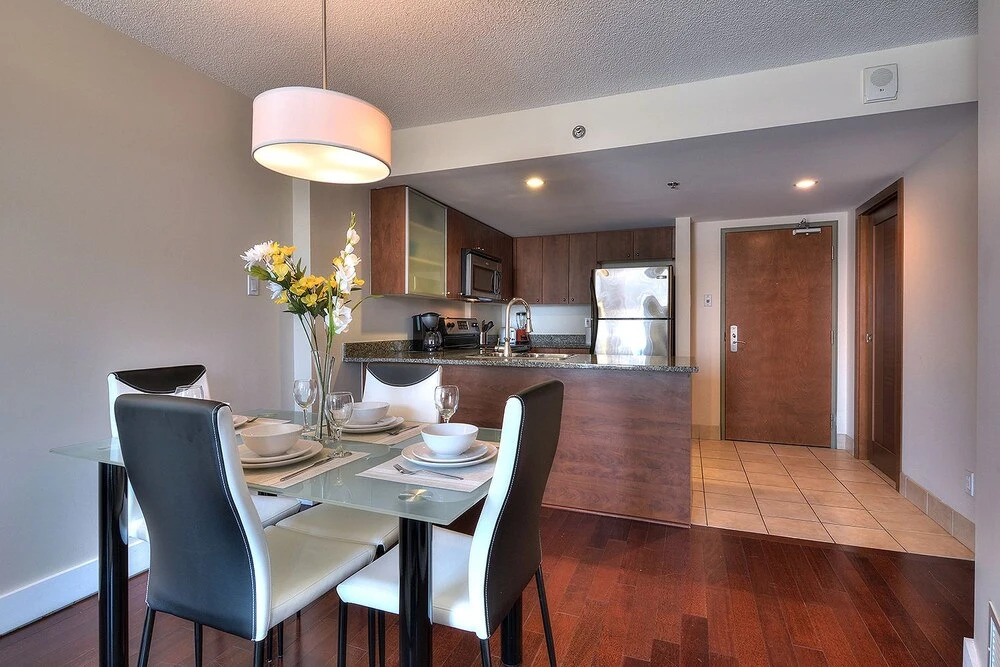 1-Bedroom Convention Center Old Port
