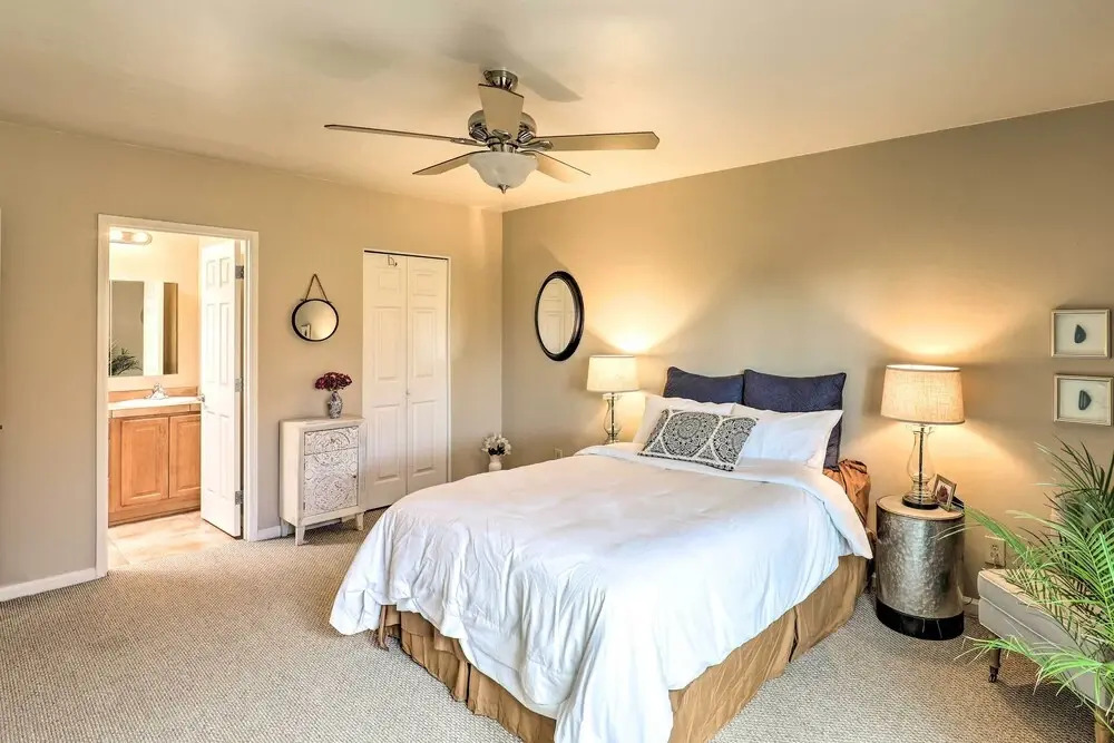 Tucson Townhome: 11 Mi to Dtwn - Long-term Stays!