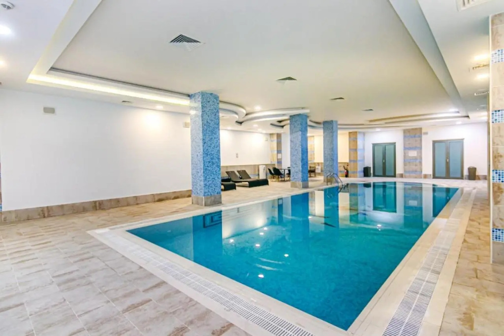 Apartment near Four Seasons