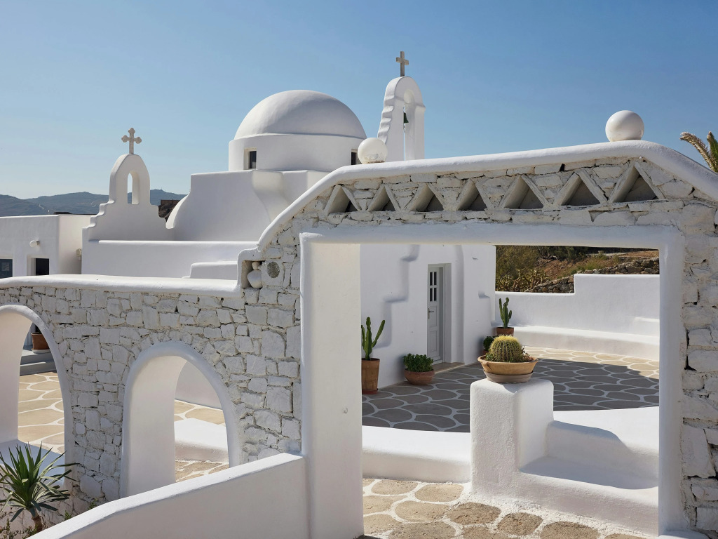 Mykonos Lolita, a Resort to Live