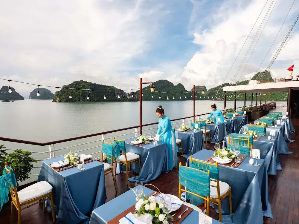 Amanda Luxury Cruise