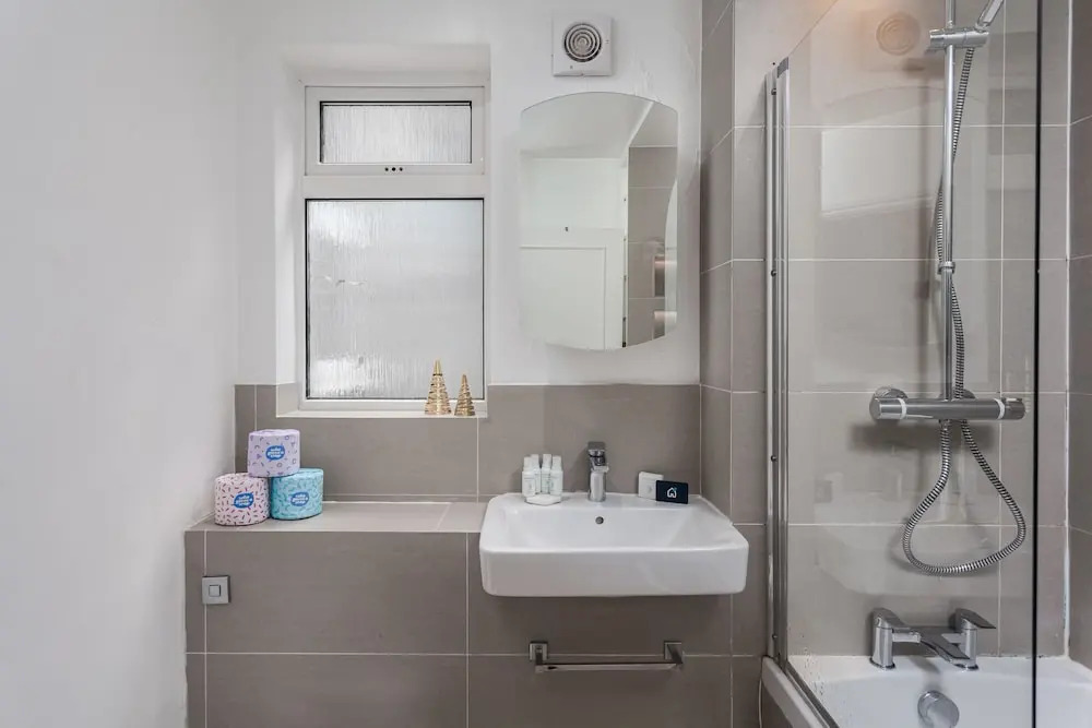 Stylish Manor Park Nest - AWX