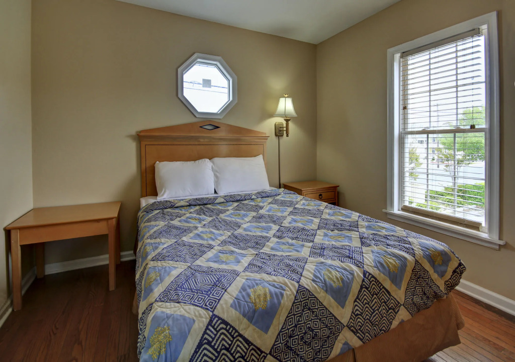 Ambassador Inn