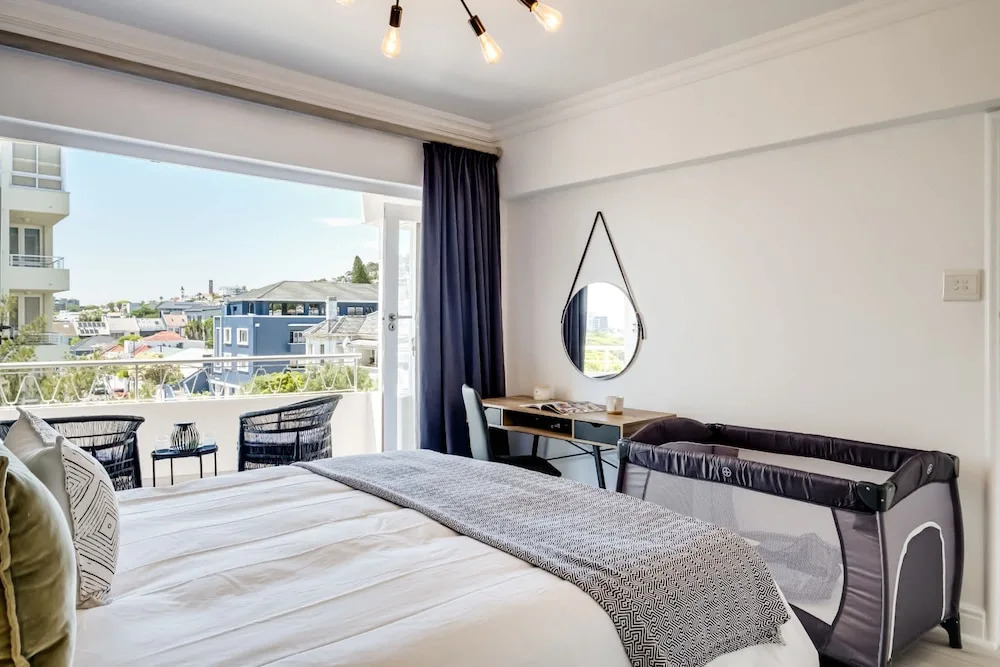 Central Elegant Holiday Rental Between the Points