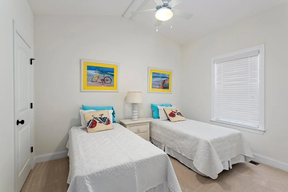 403 Mariners Circle by Hodnett Cooper
