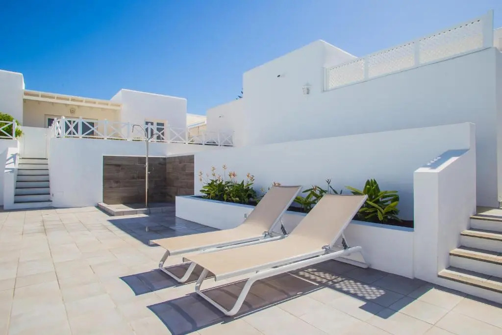 Flower Beach Suite 25