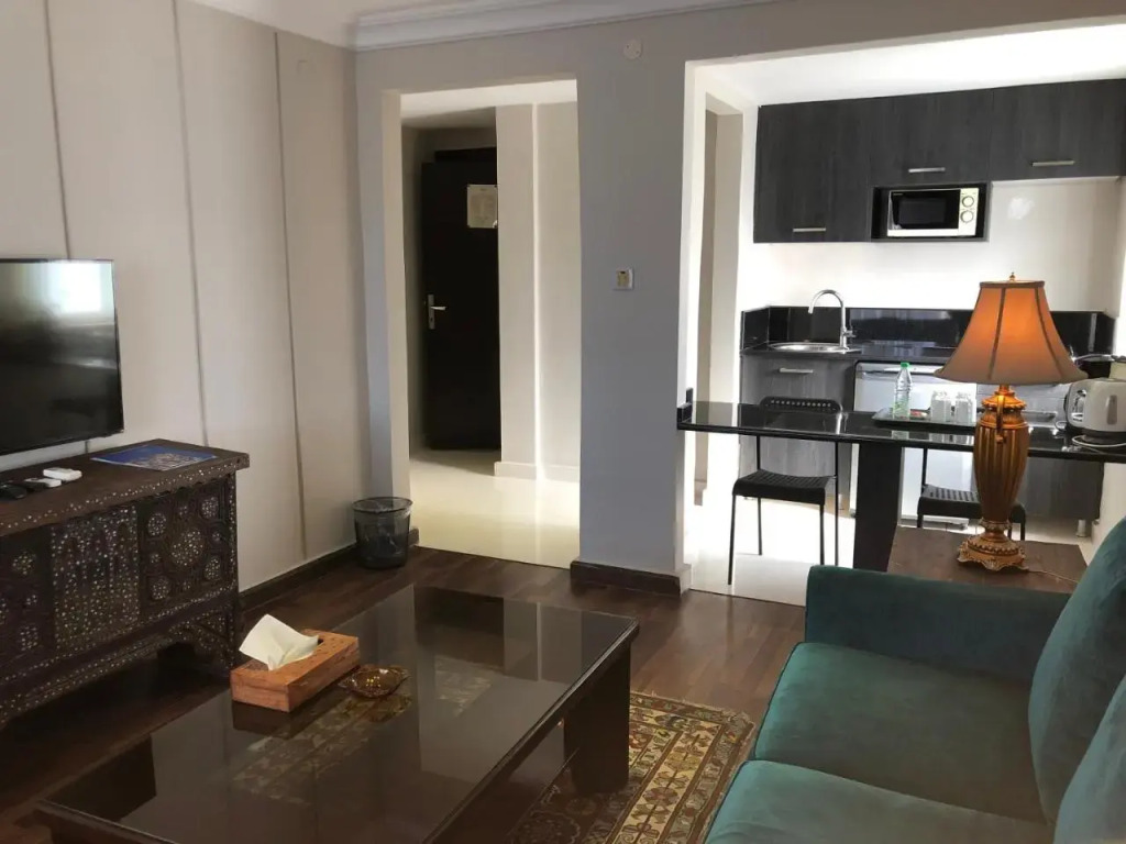 Gondola Hotel & Suites