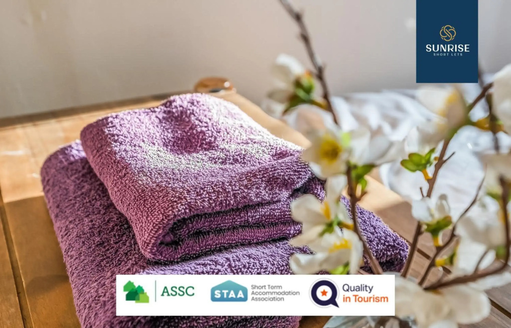 THE LAW, Great Contractor Accommodation, 4 Rooms with TVs, Central, Free Parking, WiFi, Self-catering for Families, Tourists, Relocation, Groups, Long Stays Welcome