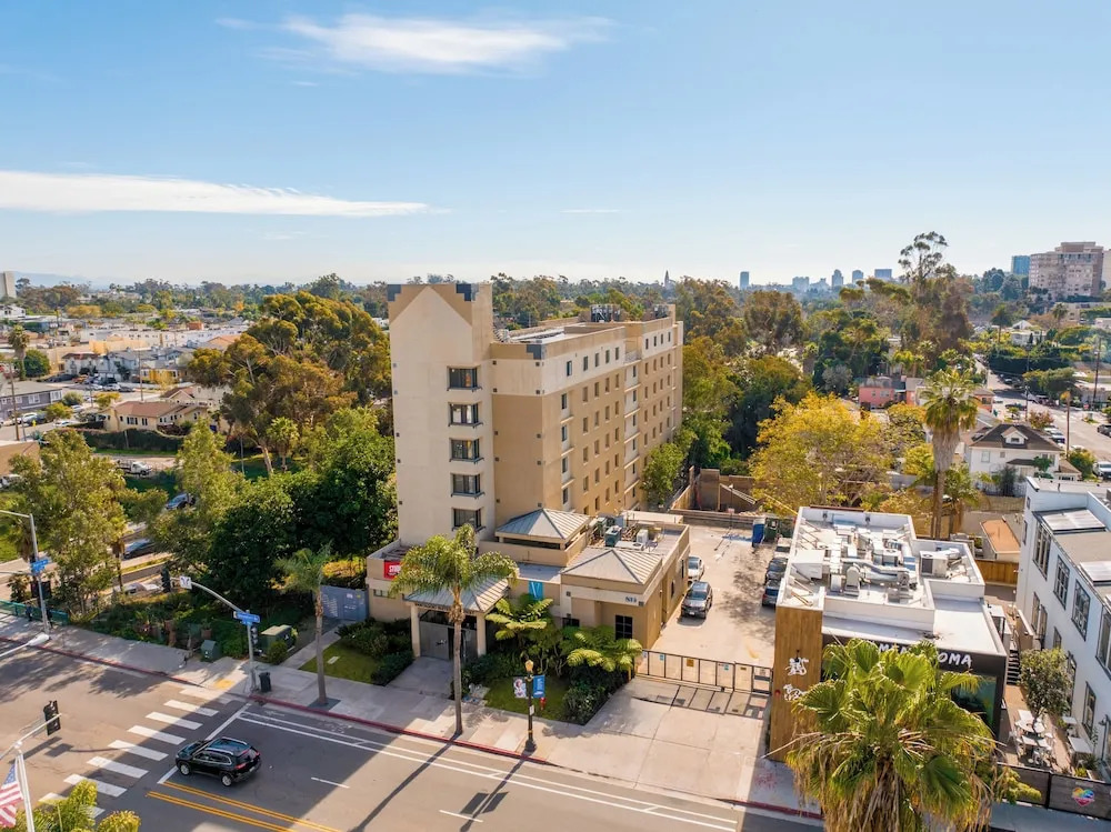 Uptown Inn by Vantaggio - Limited Service Apart-Hotel