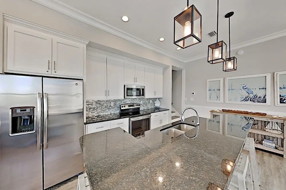 All-suite Laguna Paradise W/ Pool, Dock & Pier 2 Bedroom Townhouse