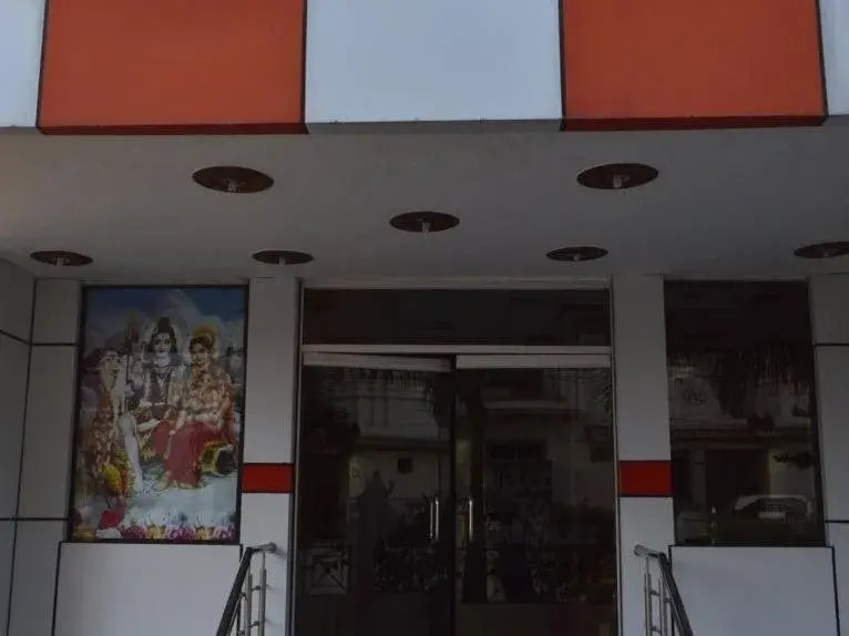 Hotel Sharma Palace